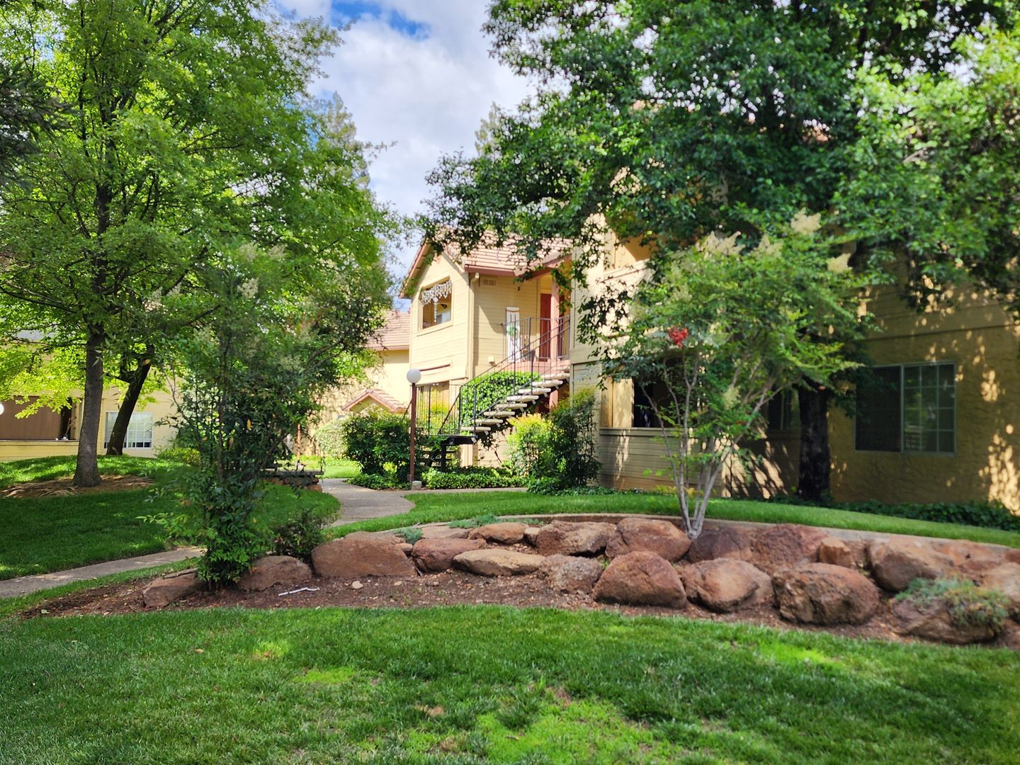Chico Apartment: 2777 Eaton Road