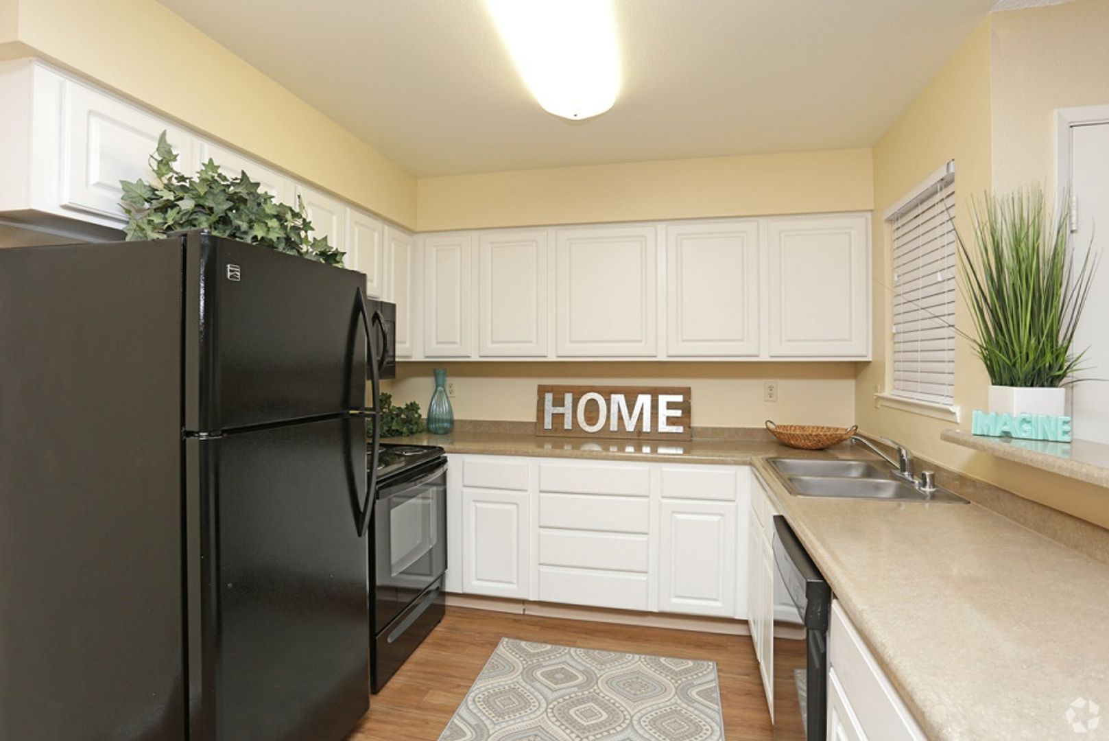 Clovis Apartment: 2800 - 2810 Willow Ave.,
