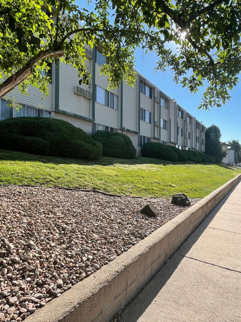 Colorado Springs Apartment: 1930 East La Salle Street