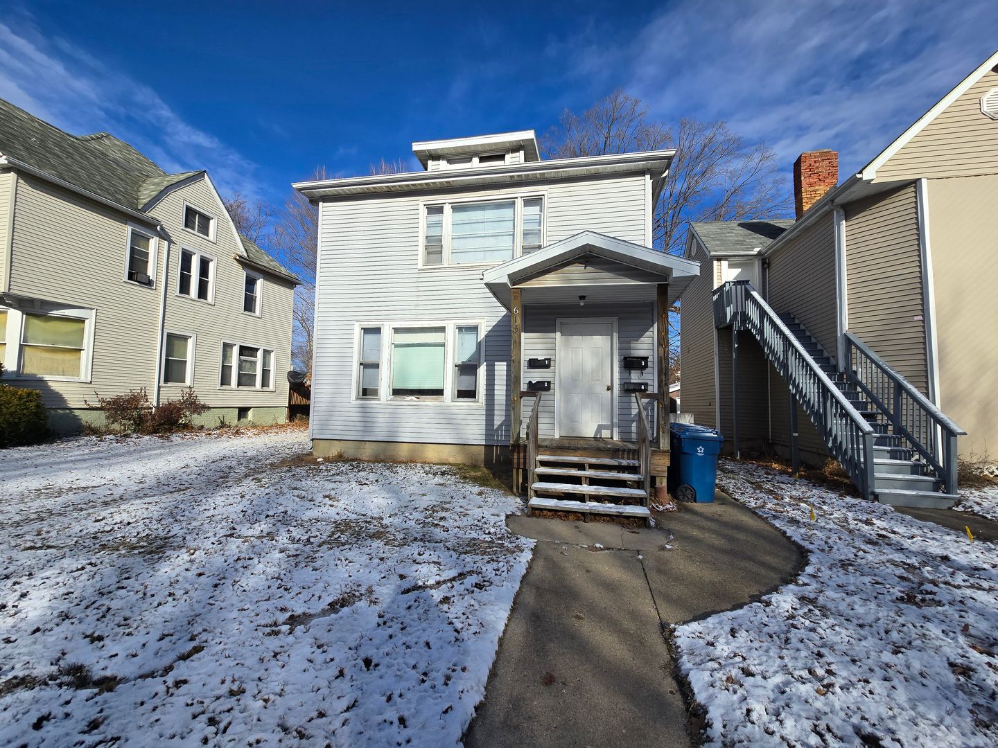 Bloomington Apartment: 618 E. Mulberry