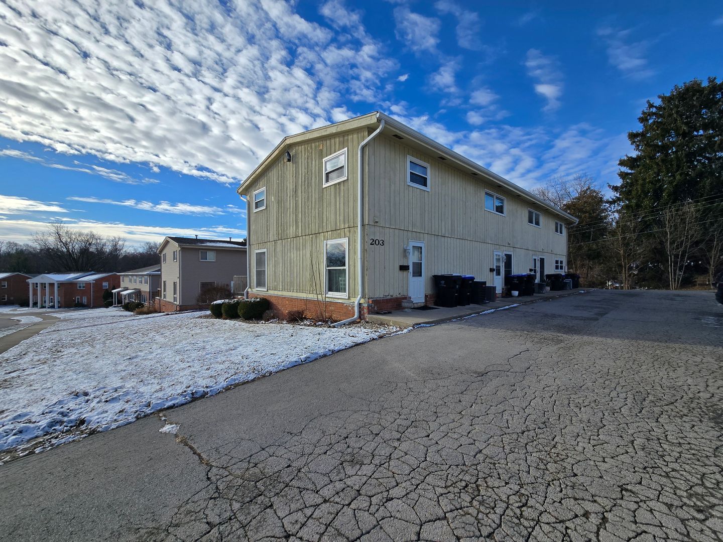 Bloomington Apartment: 203 Eisenhower