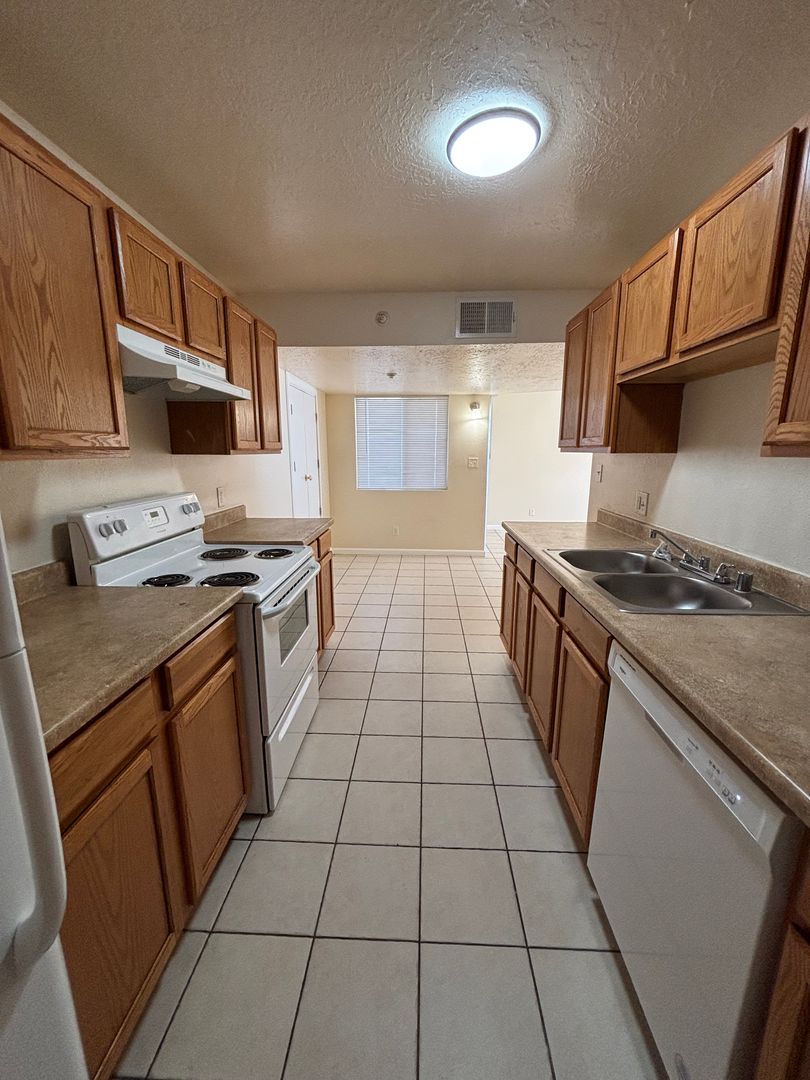 Albuquerque Apartment: 217 & 225 Pennsylvania St. NE