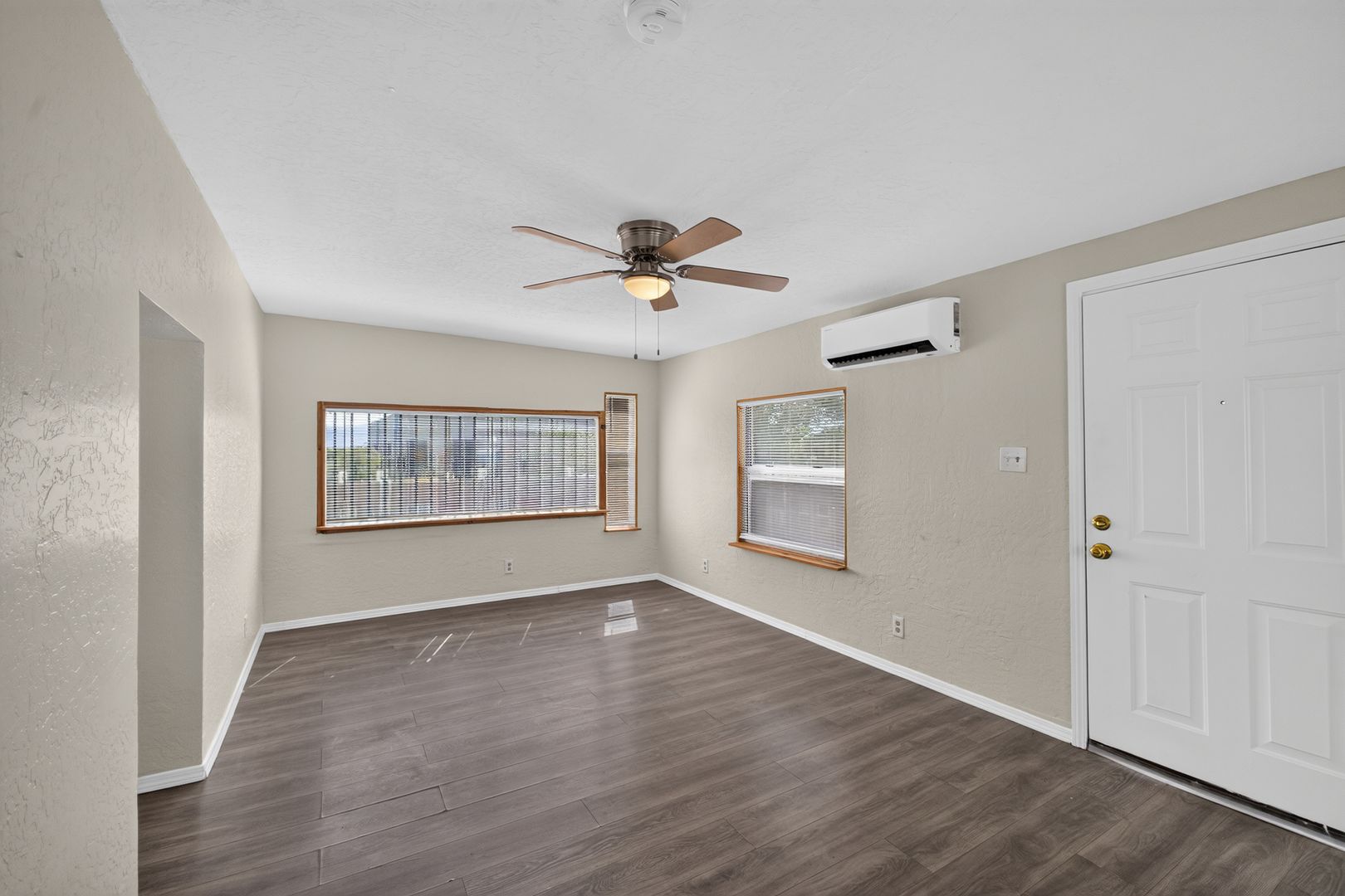 Albuquerque Apartment: 7412 Central Ave SW