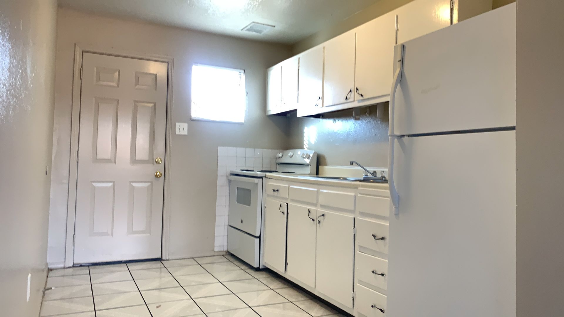 Albuquerque Apartment: 3433 Ross Ave Se