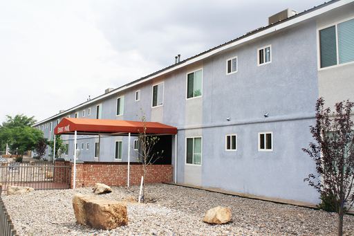 Newly Renovated 2 Bedrooms, All Utilities Inclueded!! – photo 1