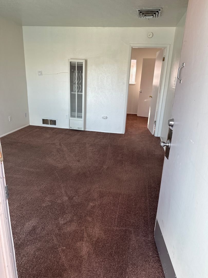 Albuquerque Apartment: 212 Vassar Dr SE