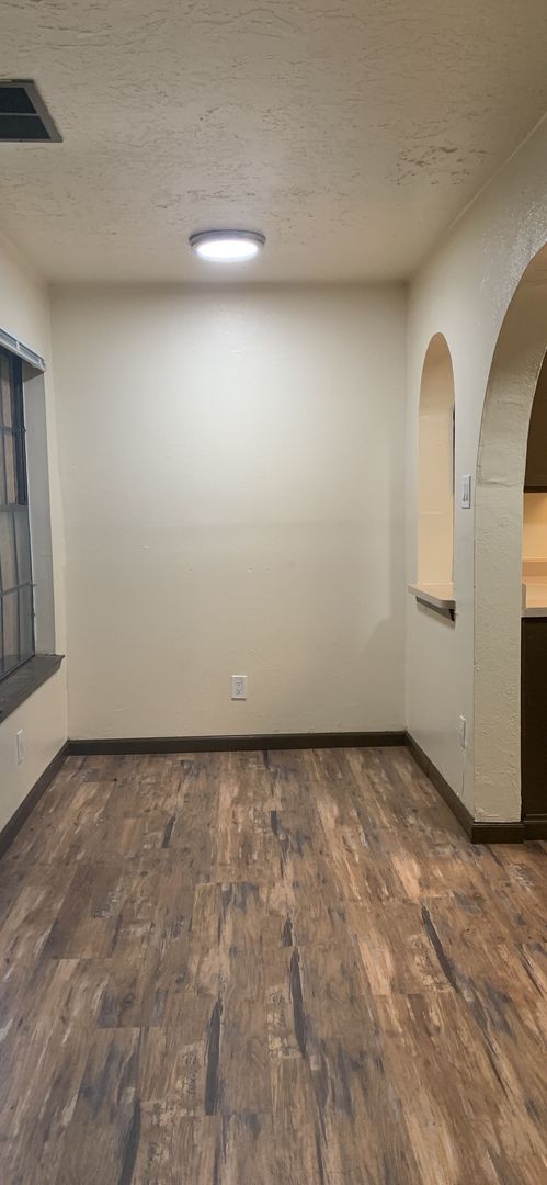 Albuquerque Apartment: 303 Alvarado Dr SE