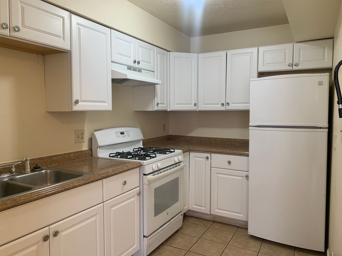 Albuquerque Apartment: 640 Alcazar St. SE
