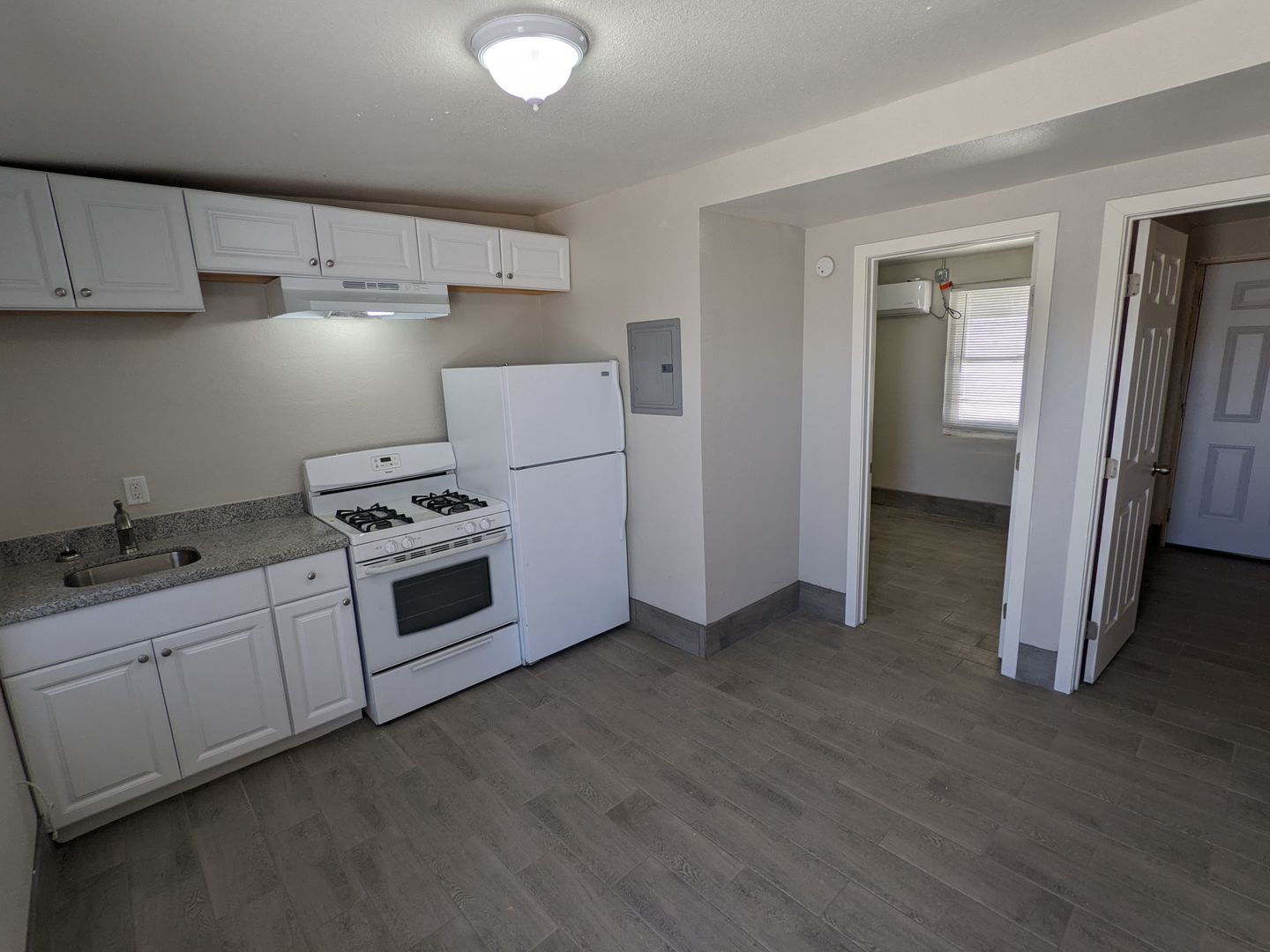 Yuma Apartment: 2361 S Walnut Ave