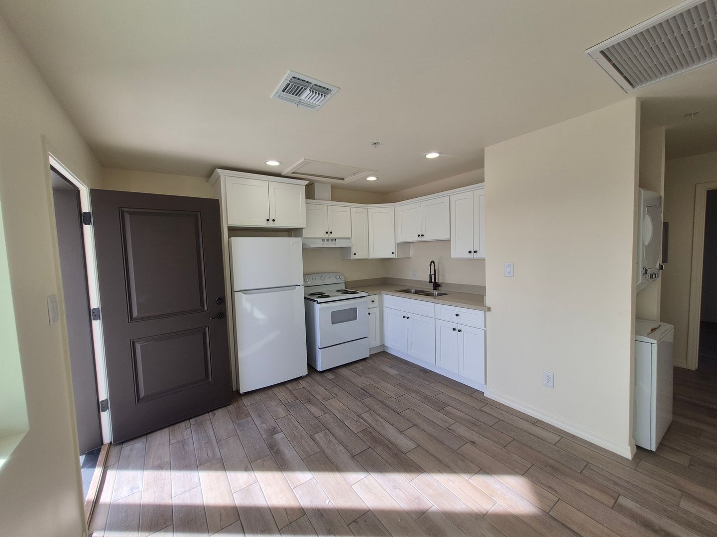 Yuma Apartment: 963 S. 6th Avenue