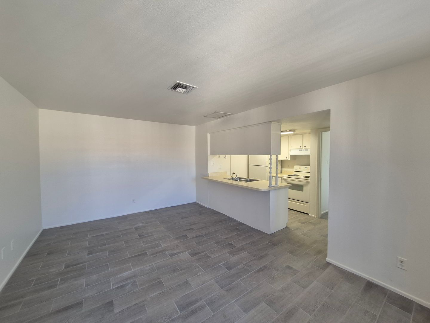 Yuma Apartment: 266 S 6th Ave