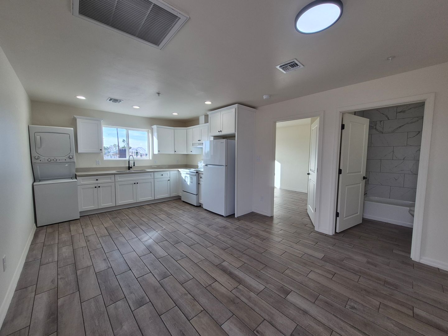 Yuma Apartment: 963 S. 6th Avenue