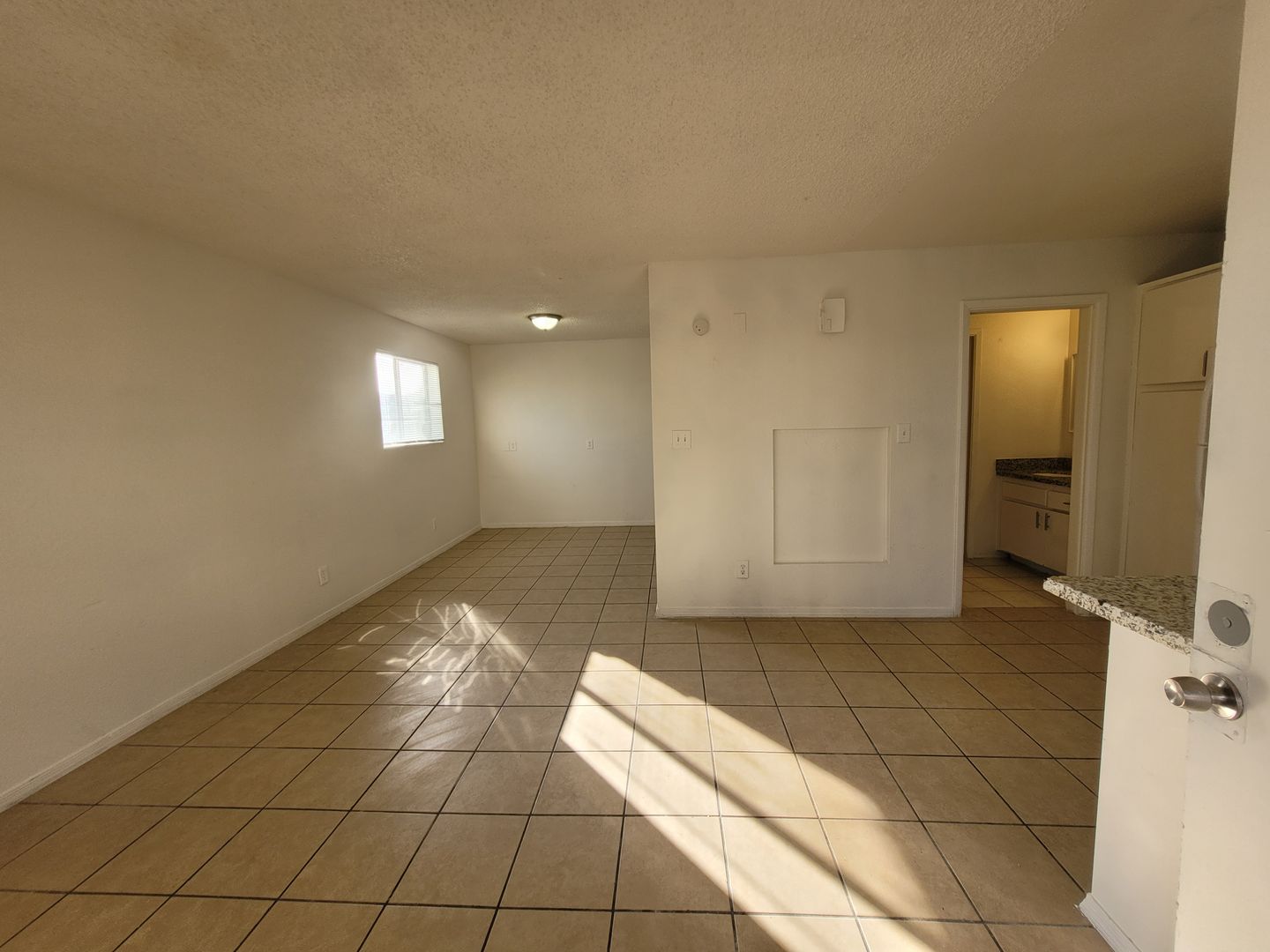 Yuma Apartment: 1860 S 3rd Ave