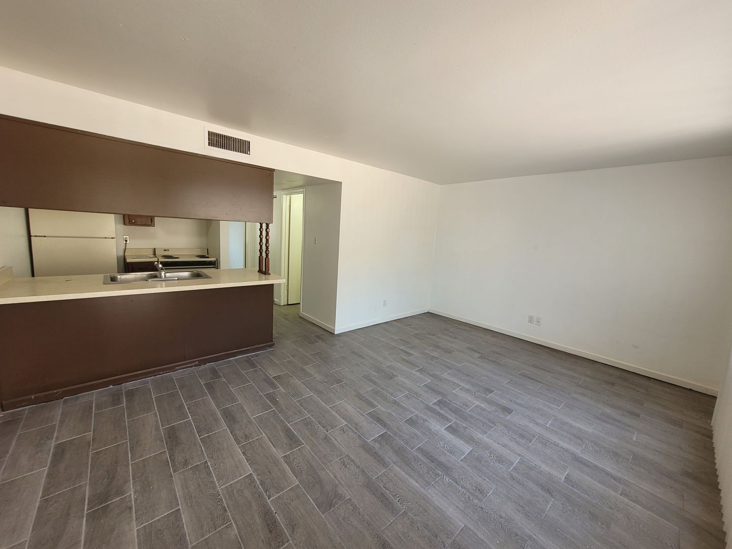 Yuma Apartment: 266 S 6th Ave