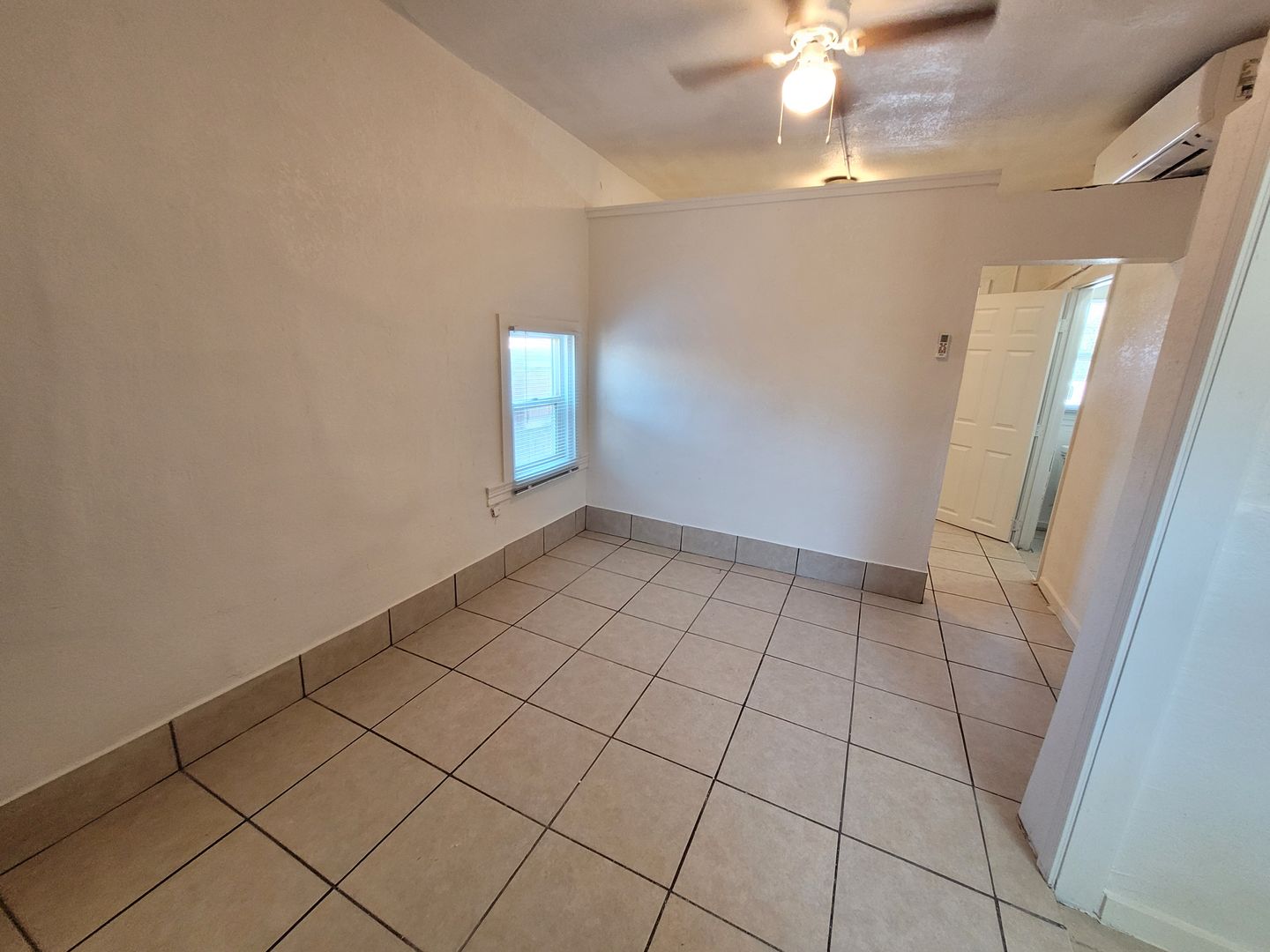 Yuma Apartment: 560 S Madison Ave