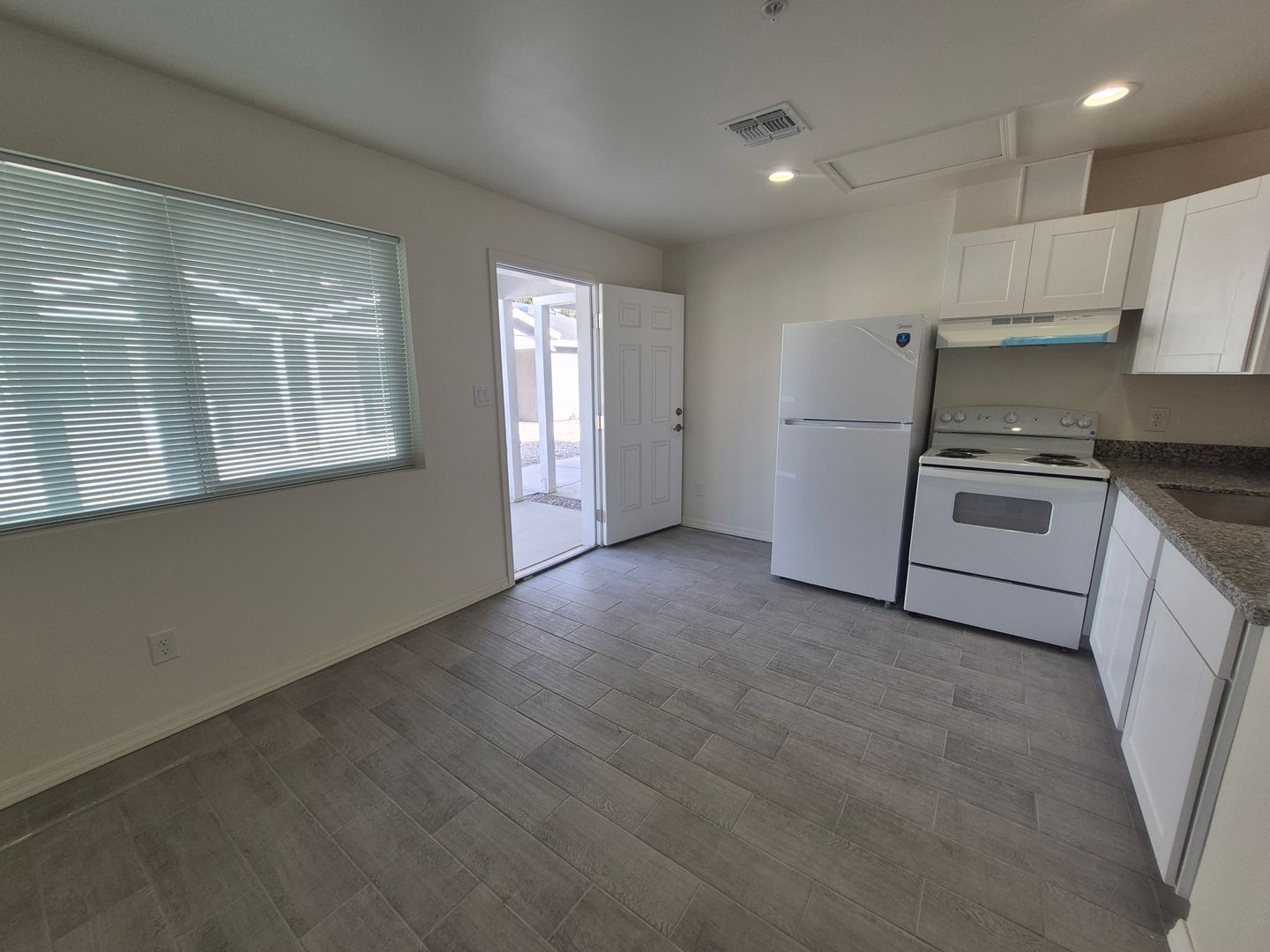 Yuma Apartment: 153 N 23rd