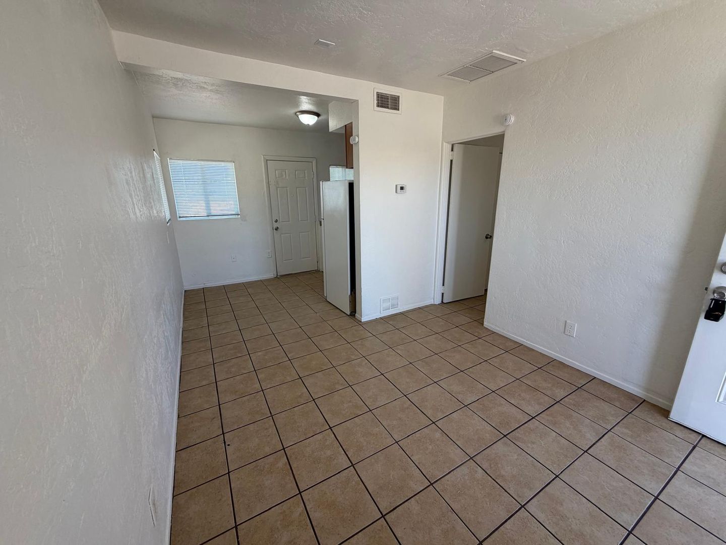 Yuma Apartment: 2430 S 5th Ave
