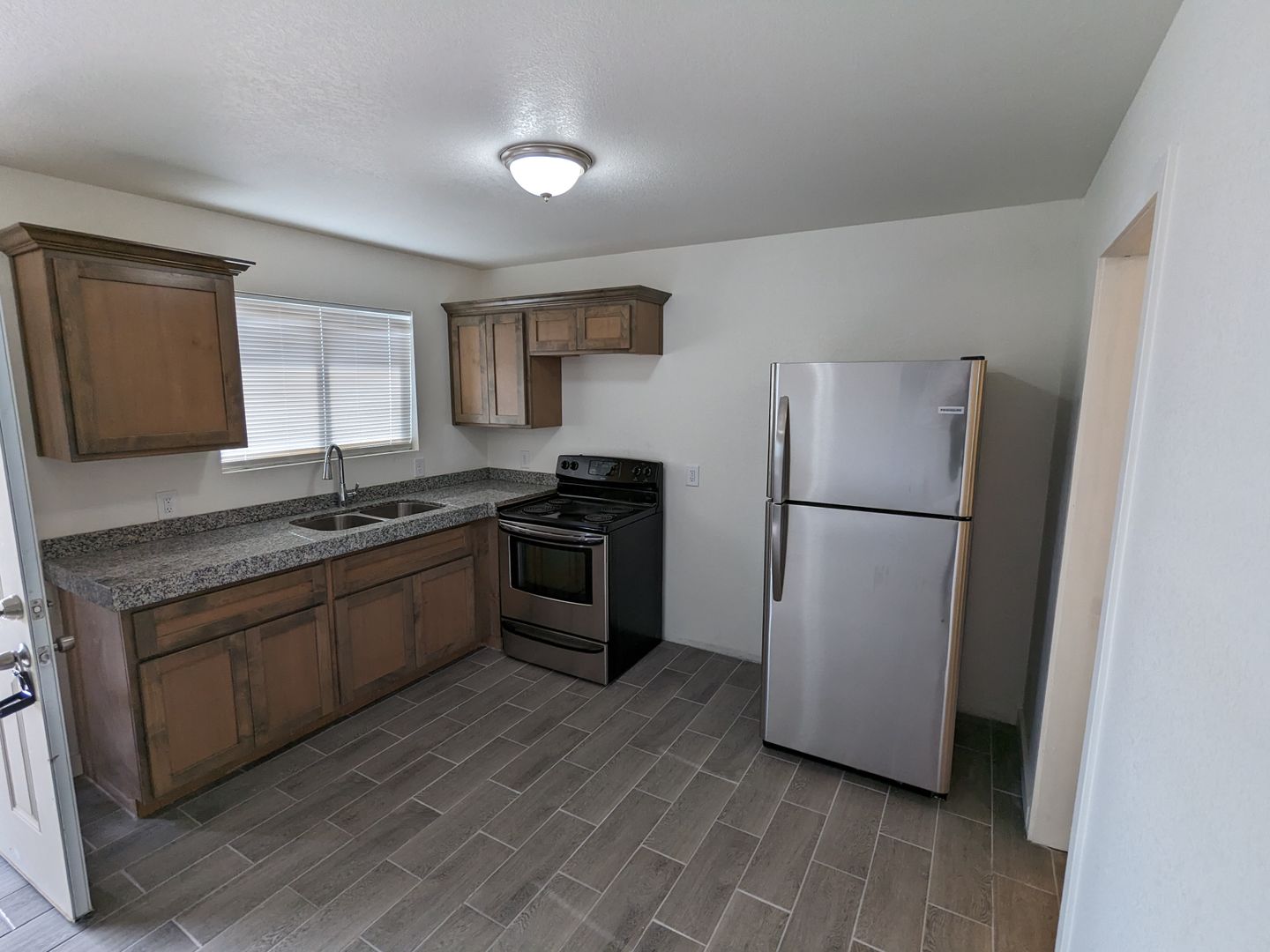 Yuma Apartment: 1860 S 3rd Ave