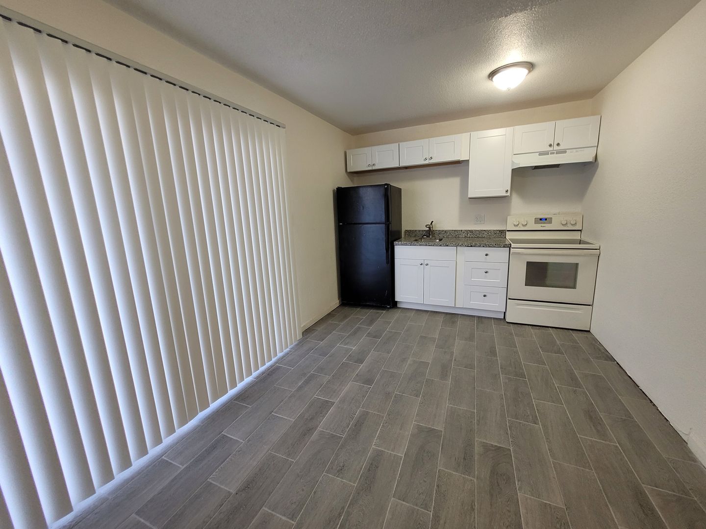 Yuma Apartment: 2621 s Virginia Dr