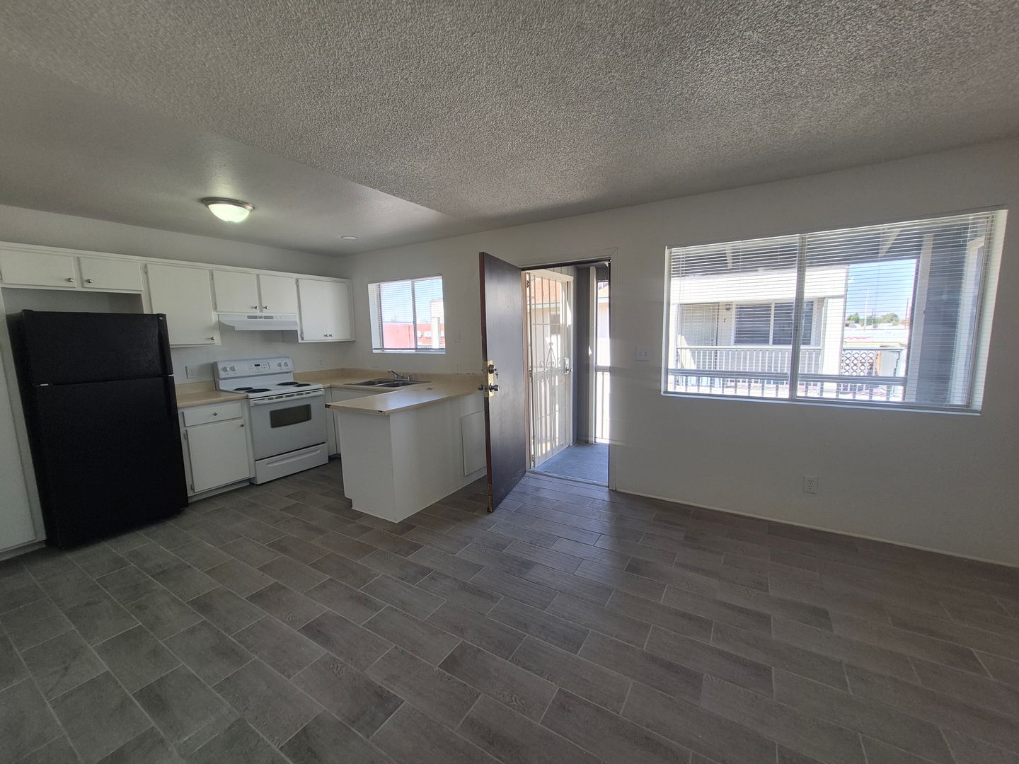 Yuma Apartment: 1860 S 3rd Ave