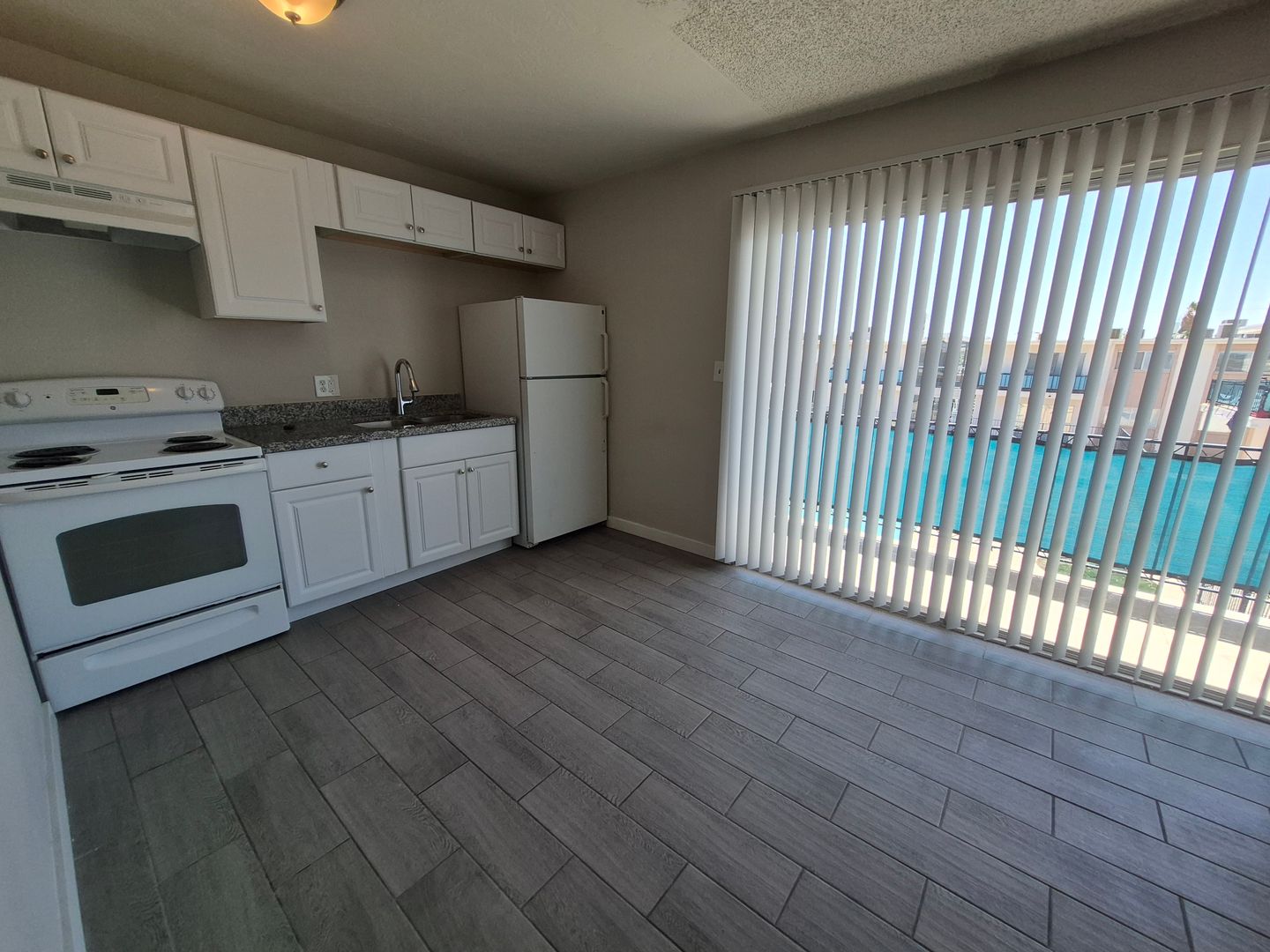 Yuma Apartment: 2621 s Virginia Dr