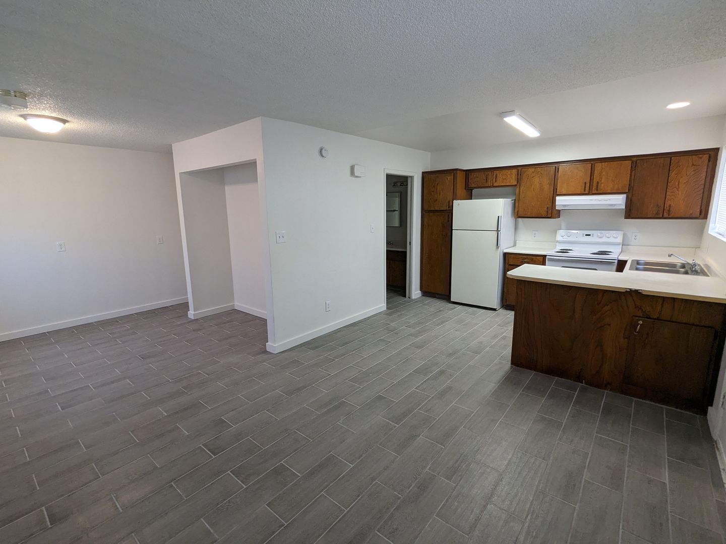 Yuma Apartment: 1860 S 3rd Ave