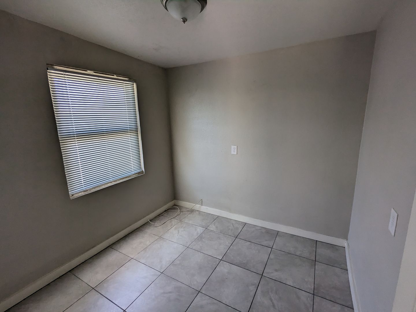 Yuma Apartment: 2361 S Walnut Ave