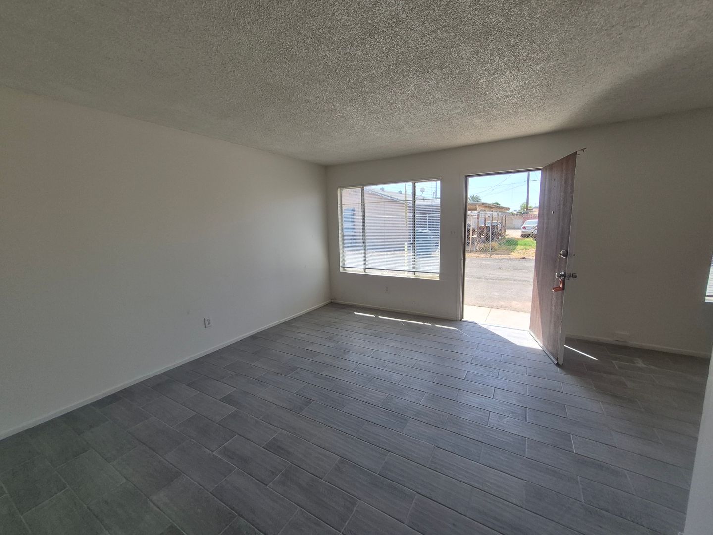 Yuma Apartment: 136 N 21st Ave