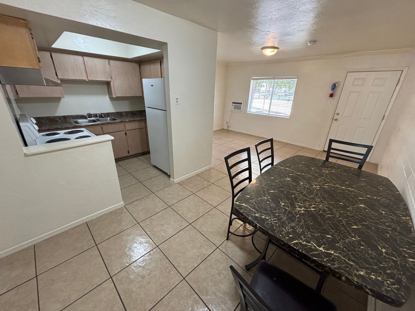 Yuma Apartment: 1056 S 10th Ave