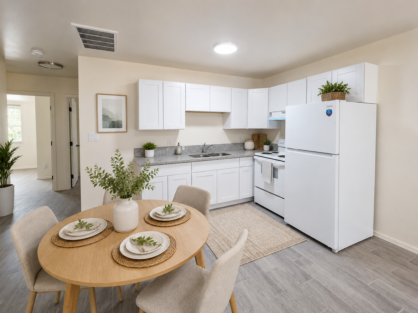 Yuma Apartment: 253 S. 17th Ave