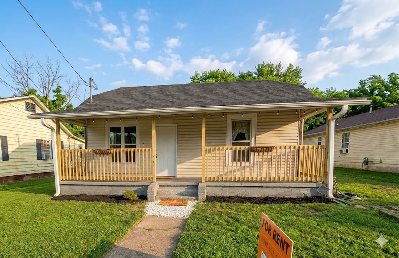 Jackson House: 222 Lenoir Ave