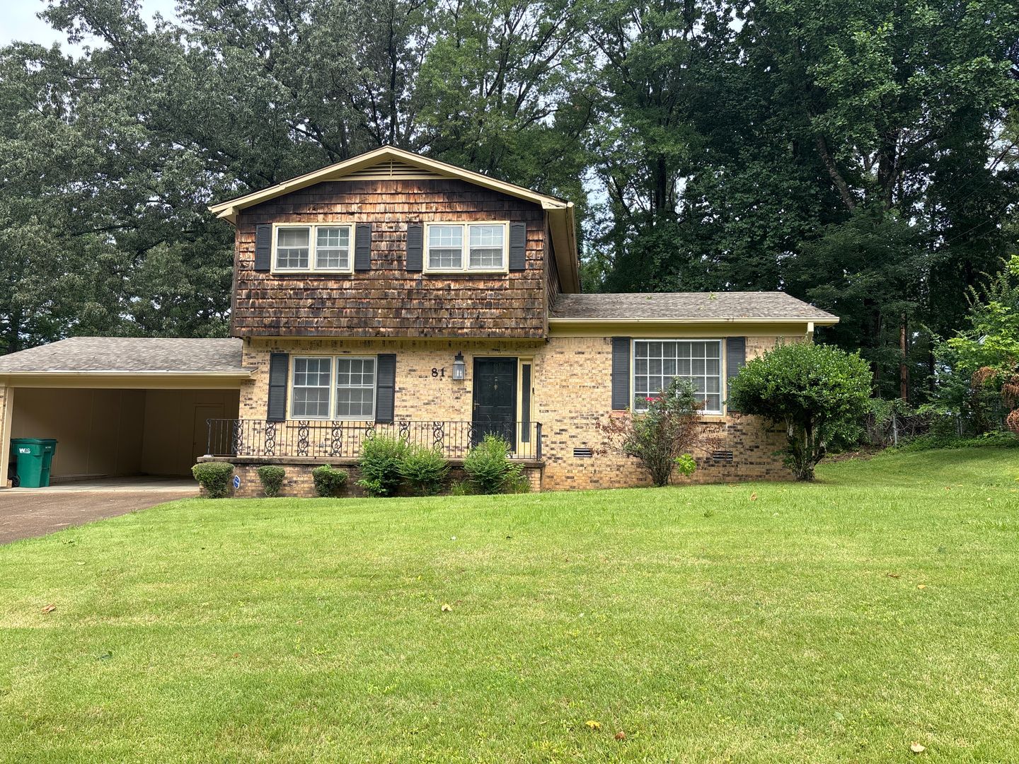 Jackson House: 81 Royal Oaks Place