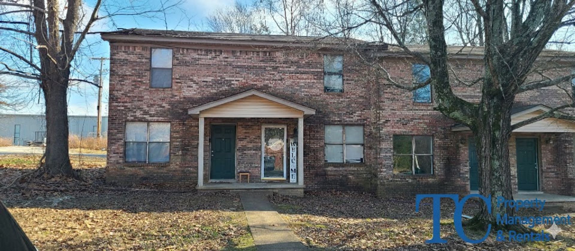 Jackson Apartment: 416 Archwood St N