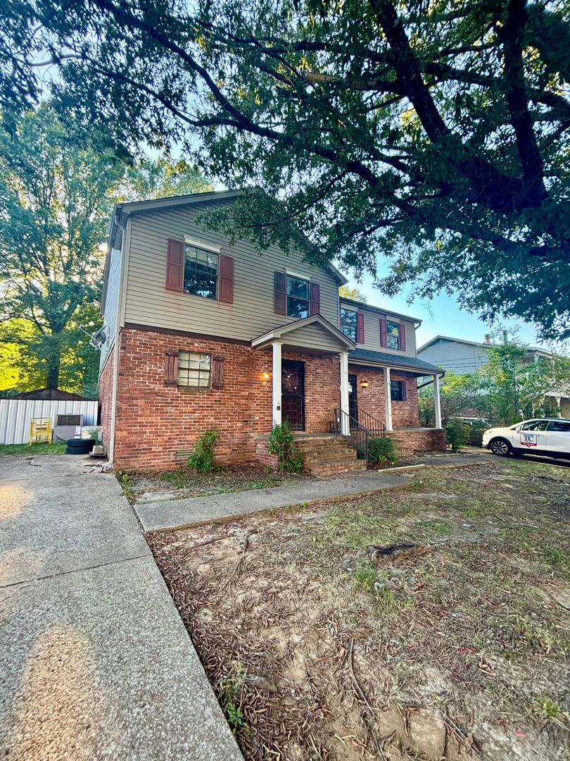 Jackson Apartment: 34 Davidfield Cove