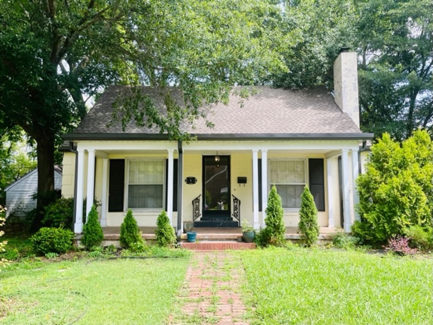 Jackson Apartment: 9 Sunset Ave