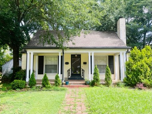 AVAILABLE NOW! BEAUTIFUL 4 BEDROOM HOME!!!!! – photo 1