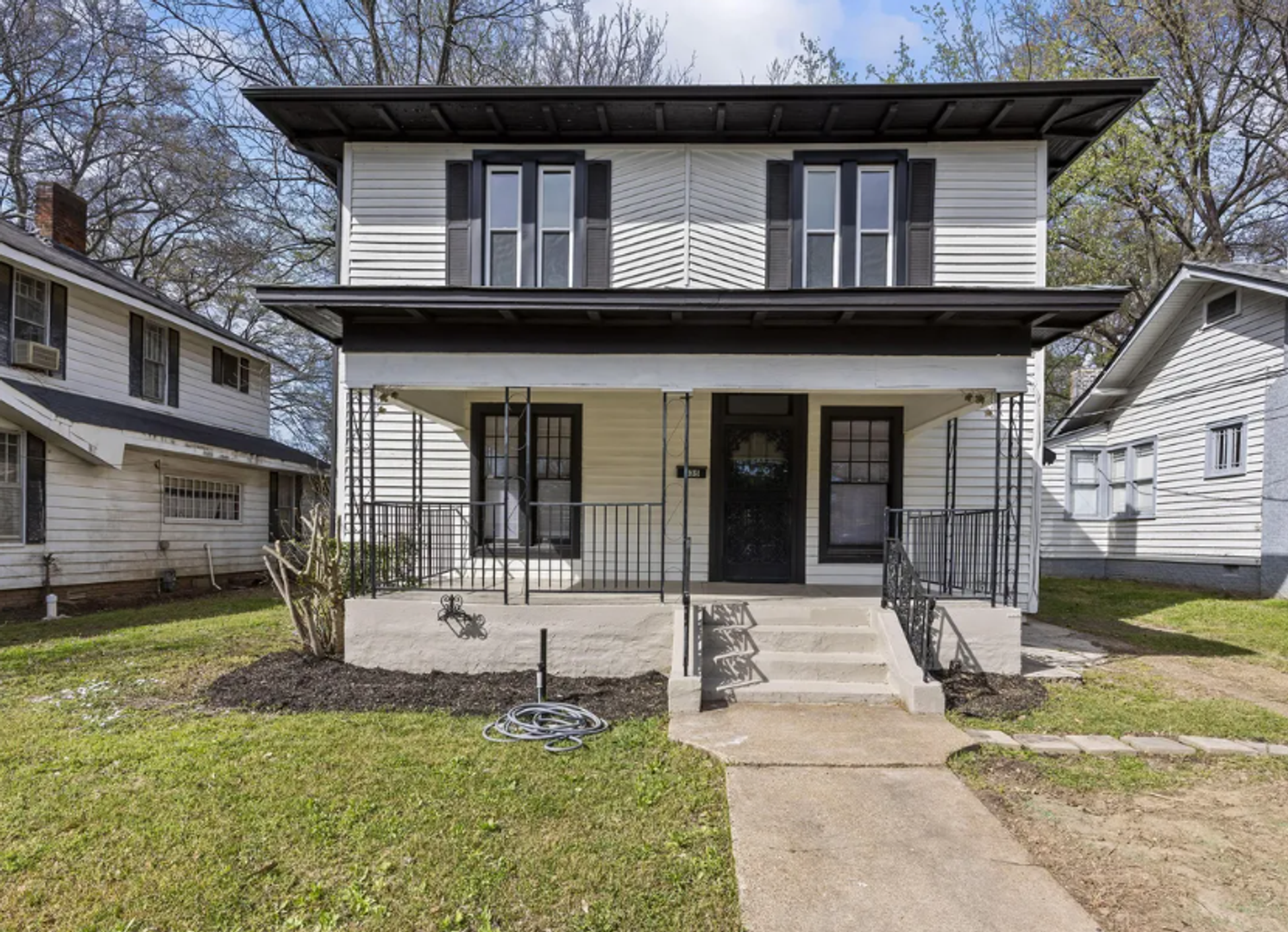 Jackson House: 335 Division Ave