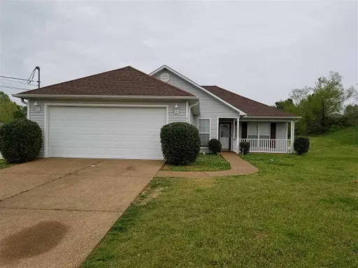Welcome to your next home! 4 Bed 2 Bath – photo 1