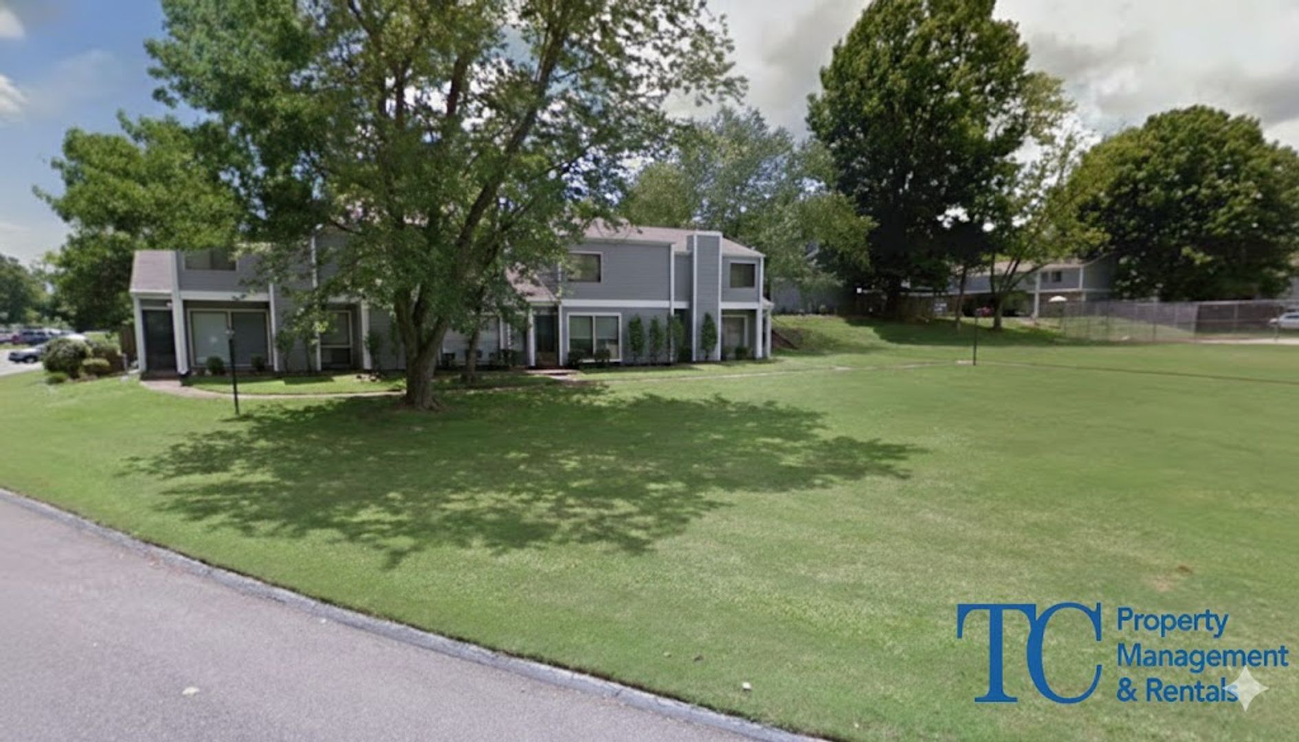 Jackson Apartment: Woodridge Townhomes