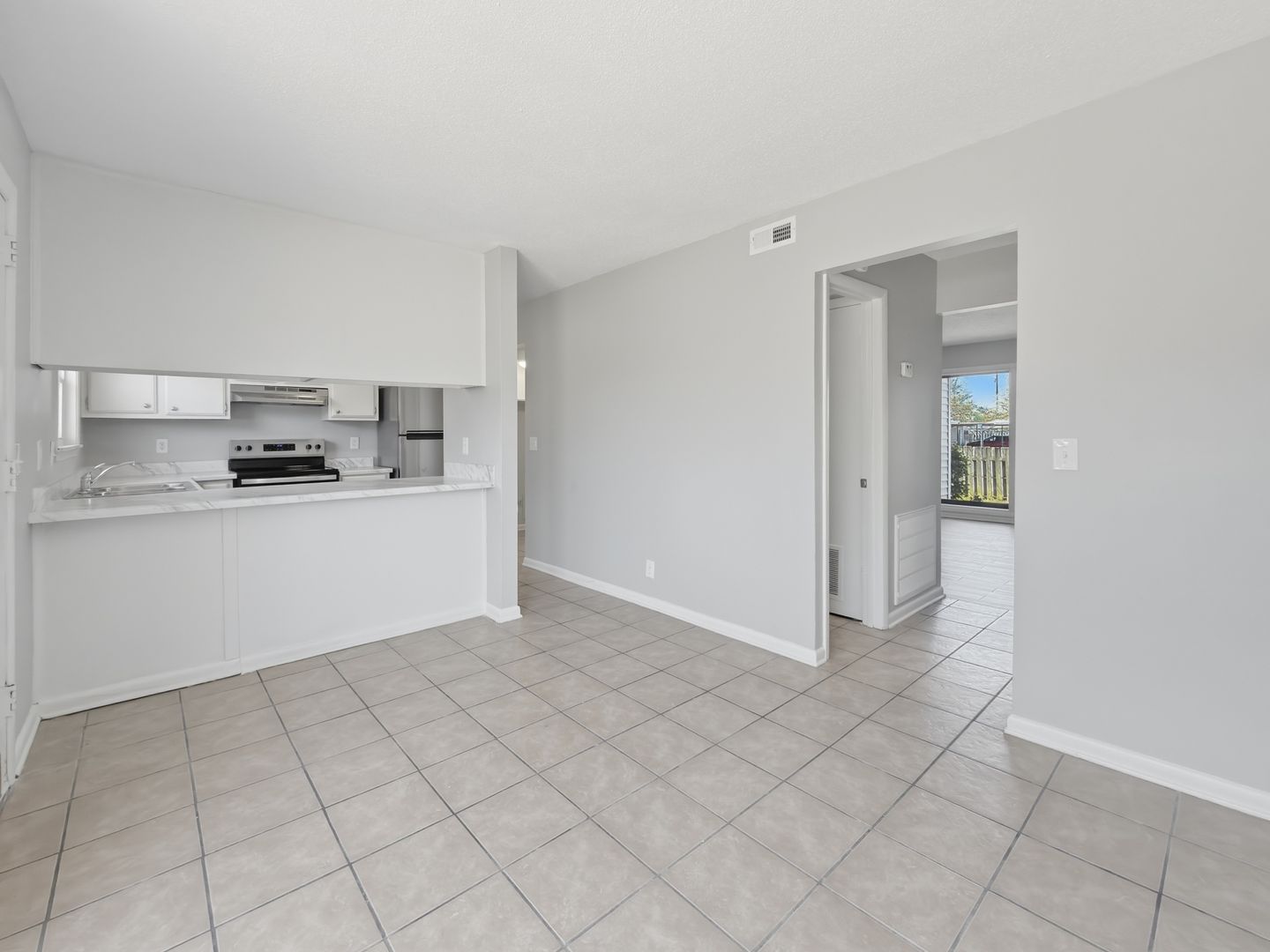 Jackson Apartment: Woodridge Townhomes