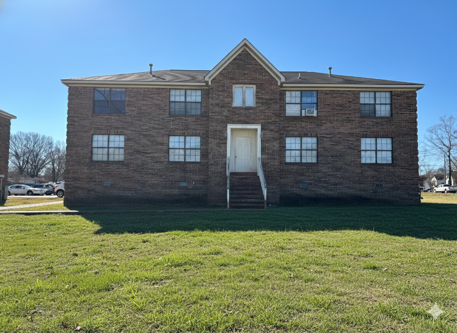 Jackson Apartment: 3270 North Highland Ave