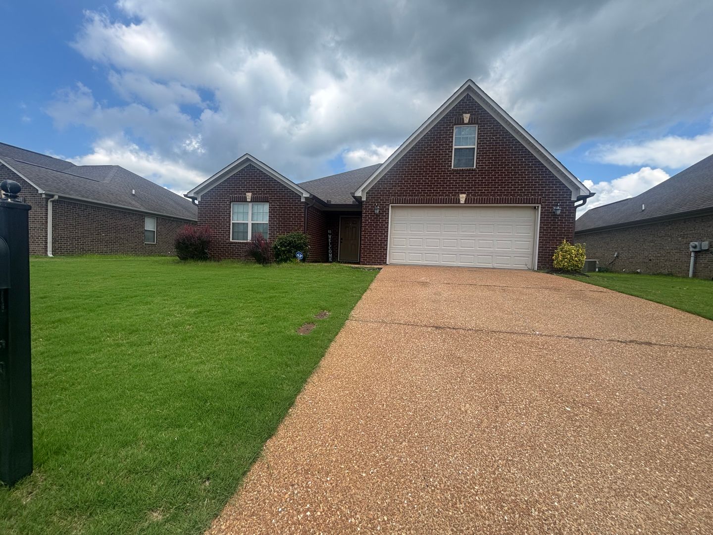 Jackson House: 65 Birch Hollow Lane