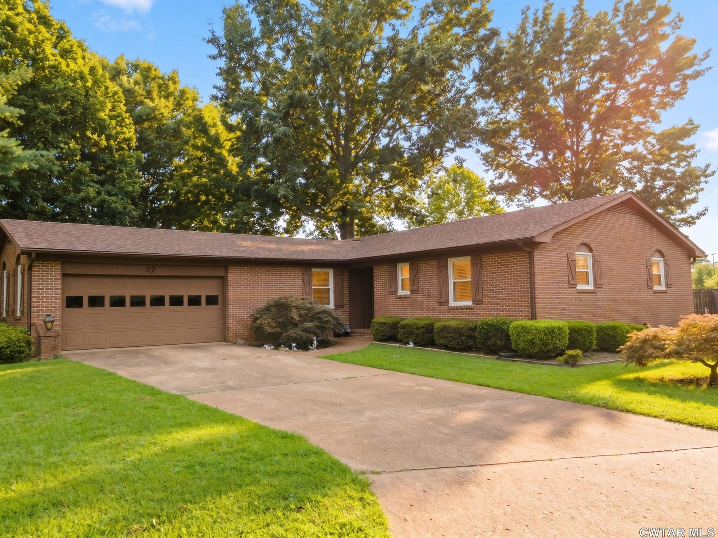 Jackson House: 27 Leewood Cove