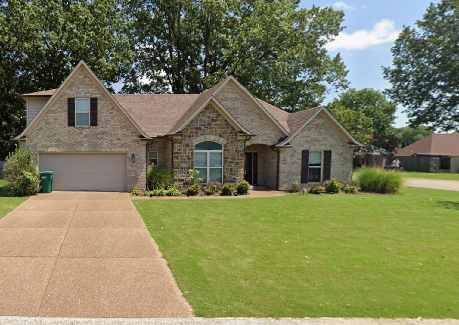 Jackson House: 6 Mallory Dr