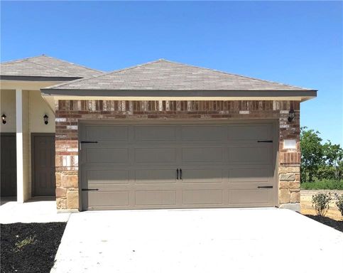 Beautifully finished 3 bed, 2 bath Home Designed for Easy Maintenance! – photo 1