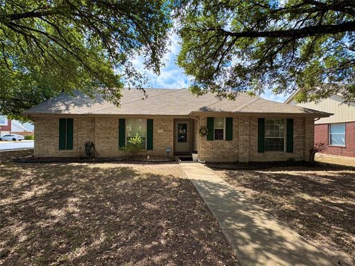 Beautiful Home on Expansive Corner Lot in North Pflugerville! – photo 1