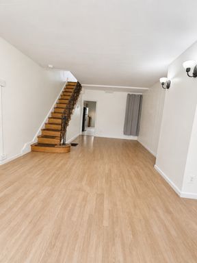 Listing photo thumbnail