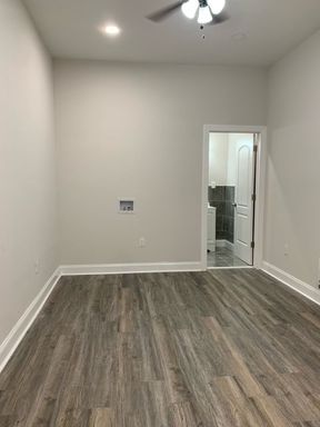 Renovated Studio in West Philadelphia with Updated Bath – photo 1
