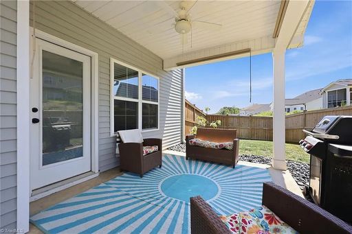 Listing photo thumbnail