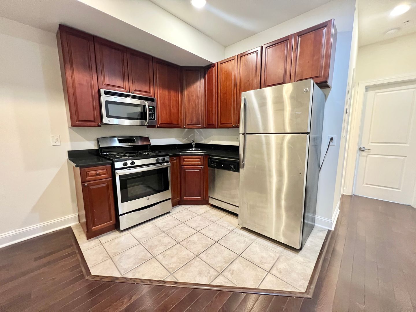 Philadelphia Apartment: 1806 North 16th Street